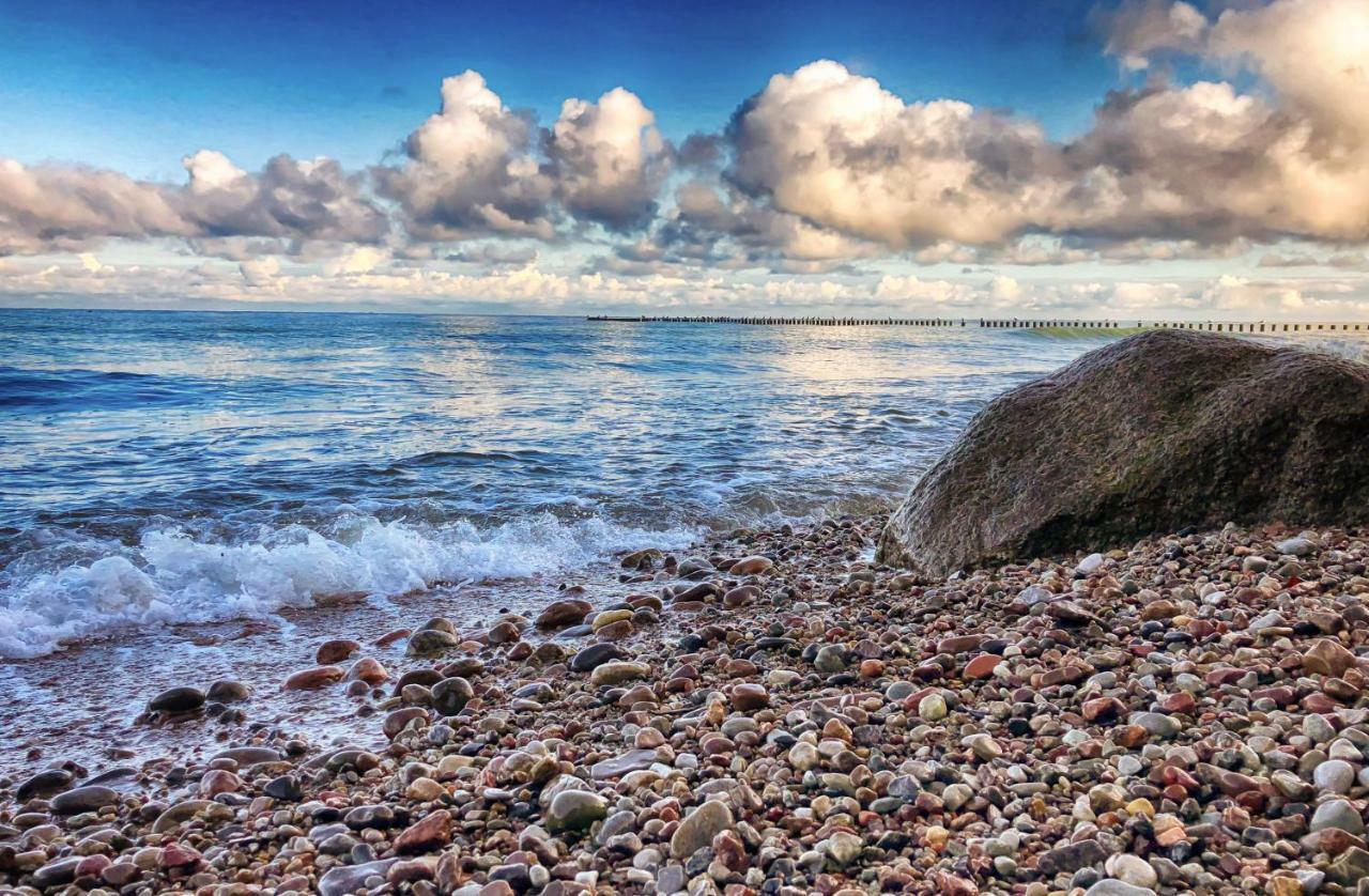 Pod Debami Wicie- Domki Drewniane Nad Morzem Wicie  Buitenkant foto